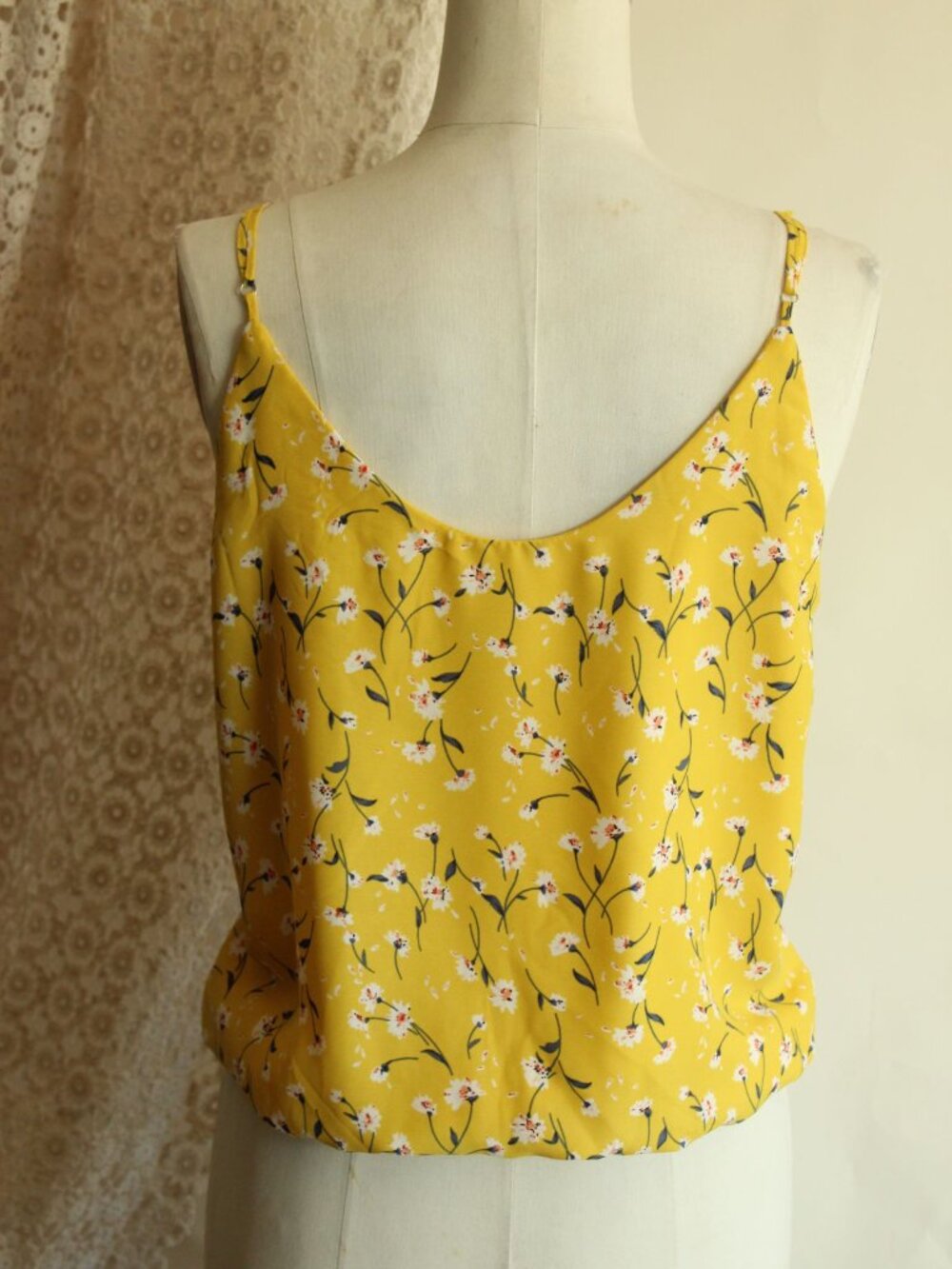 Sienna Sky Womens Top, NWT, Size Medium, Yellow Floral Tie-Front Sleeveless, - Picture 12 of 12